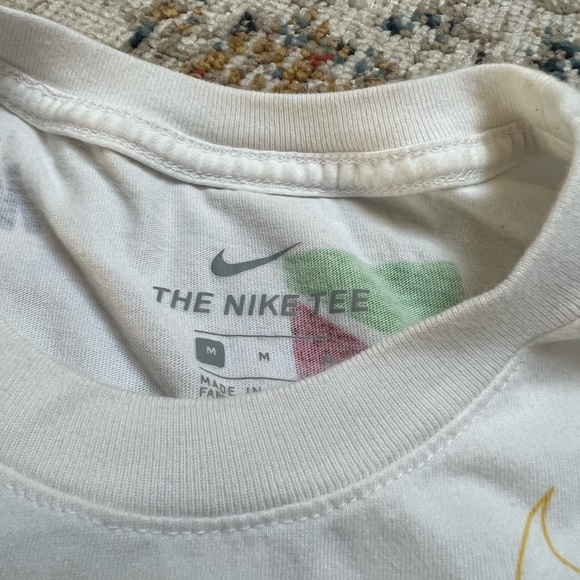 Men’s Nike Tee - Picture 6 of 6